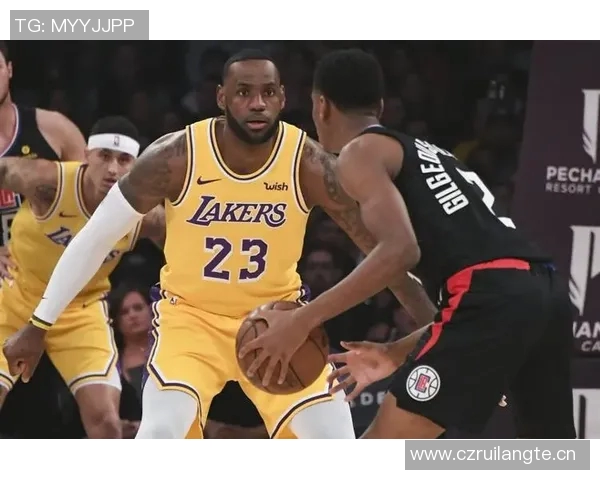 快船新赛季主场球迷墙区域季票仅需495美元每场平均票价仅12美元 快船新赛季主场球迷墙区域季票仅需495美元每场平均票价仅12美元