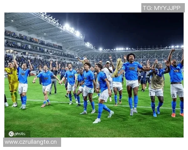 帕福斯足球俱乐部成立于2014年其队徽象征抗英民族英雄精神