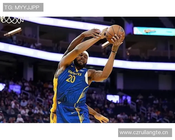 科尔强调季前赛首战湖人将采用深度轮换策略确保球员体能不被过度消耗