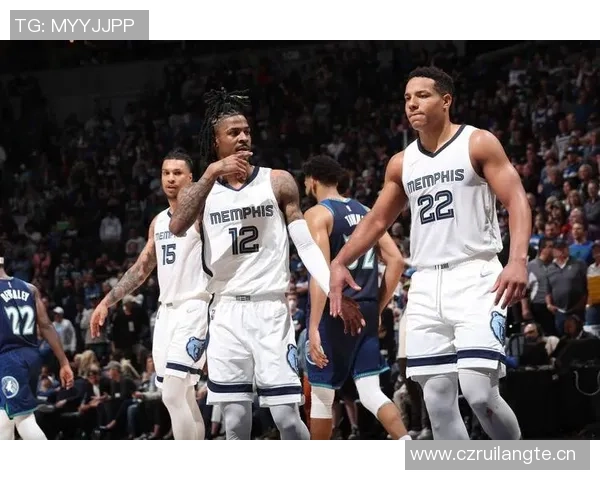 唐斯自豪于华子成就每次路过阿迪门店必停留欣赏他的海报 唐斯自豪于华子成就每次路过阿迪门店必停留欣赏他的海报