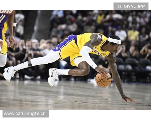 詹姆斯缺阵湖人勇士对决预测湖人胜率略高于勇士