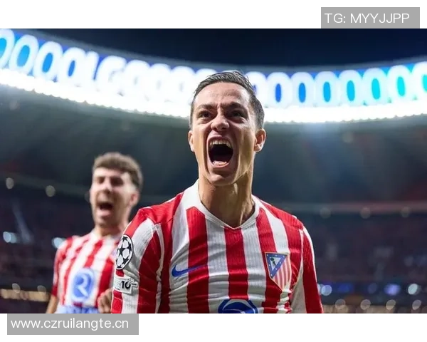 罗马总监莫雷托在米兰与拉斯帕多里经纪人洽谈转会事宜