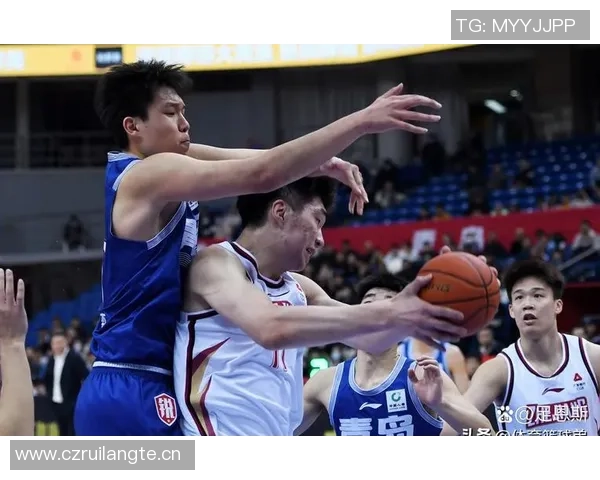 开拓者媒体人杨瀚森直言球队前景堪忧克罗宁的眼光令人失望