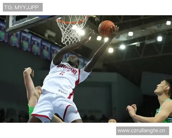 托布短暂出场却高效表现13分钟内砍下14分6篮板2盖帽展现实力