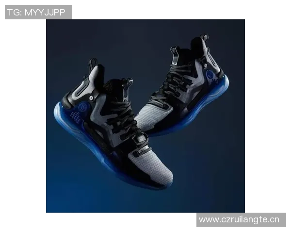 森林狼官方社媒展示爱德华兹新战靴AE2引发球迷热议是否比第一代更出色