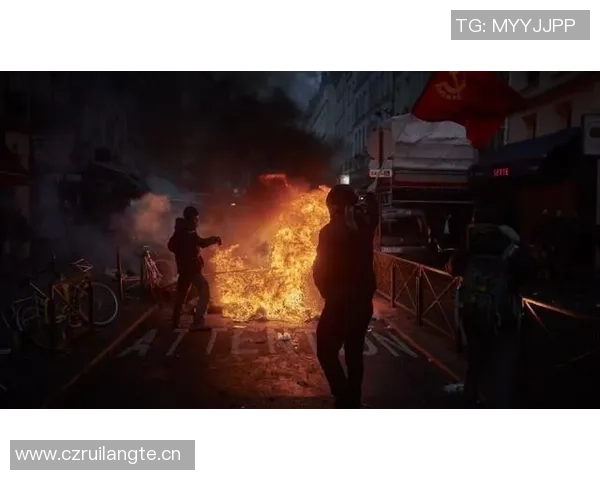 法国庆祝阿尔及利亚晋级引发骚乱巴黎政府紧急发出安全警告