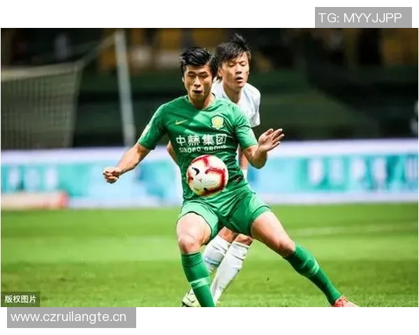 瓦兰因右小腿拉伤缺席比赛替补中锋伤情加重球队面临困境