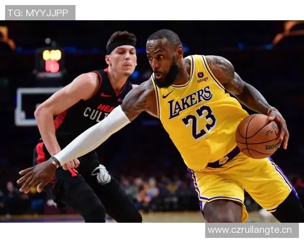 皮尔斯分析湖人核心组合需调整送走老詹或小里以增强防守实力 皮尔斯分析湖人核心组合需调整送走老詹或小里以增强防守实力